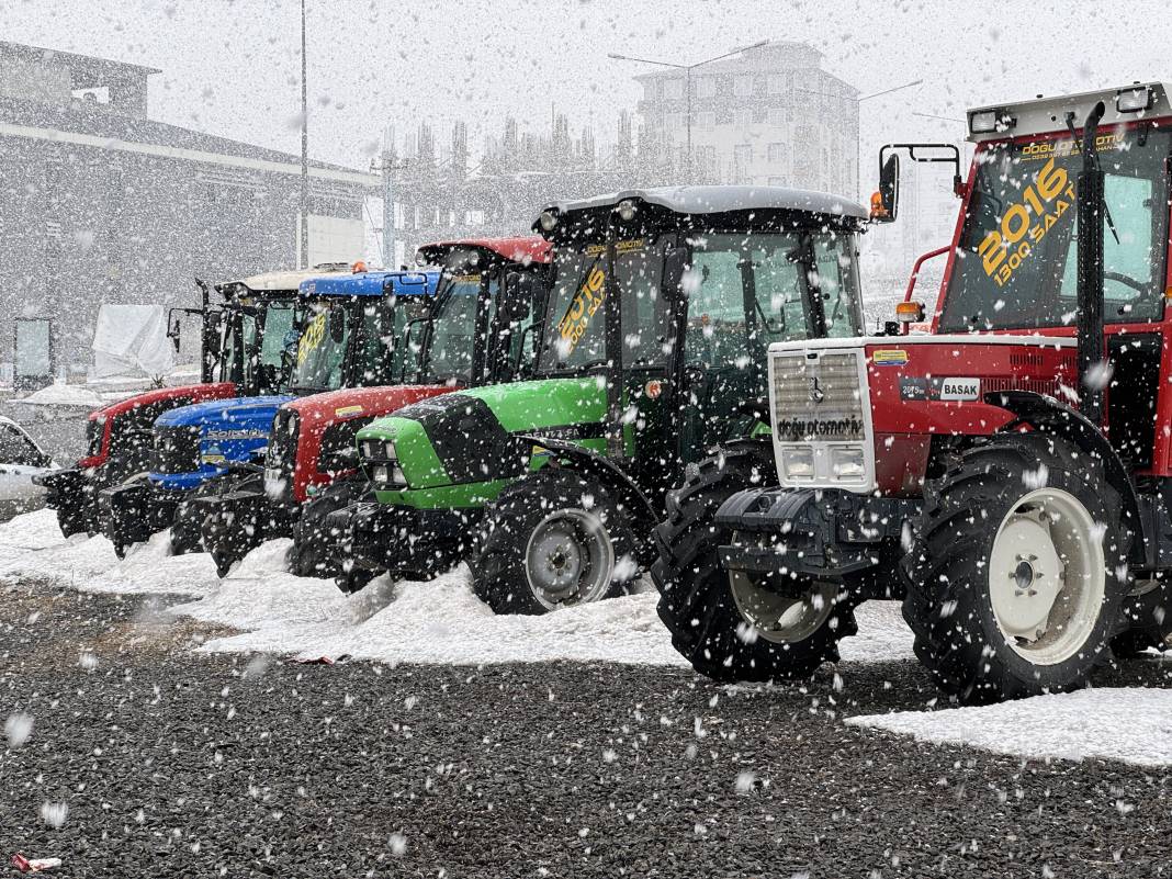 Erzurum, Ardahan ve Kars'ta kar yağışı etkili oluyor 6